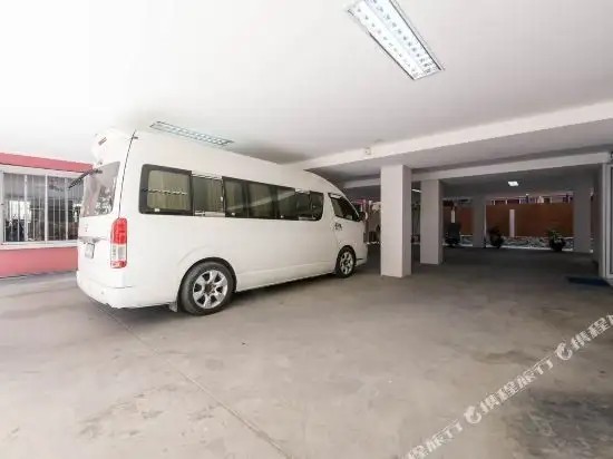 OYO 438 HOME 24