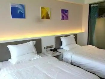 GOLDEN DRAGON