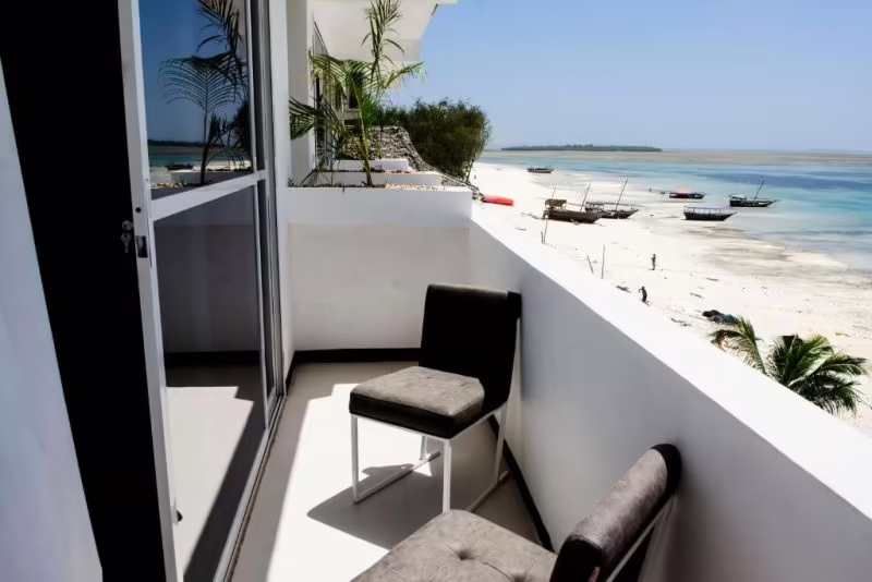 LAZY BEACH HOTEL