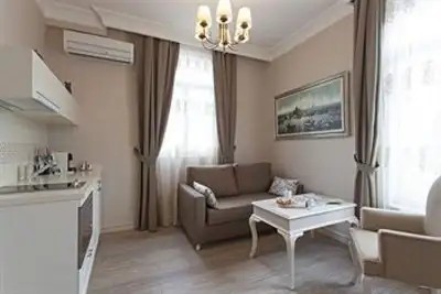 LOUIS LUXURY SUITE APARTMENTS
