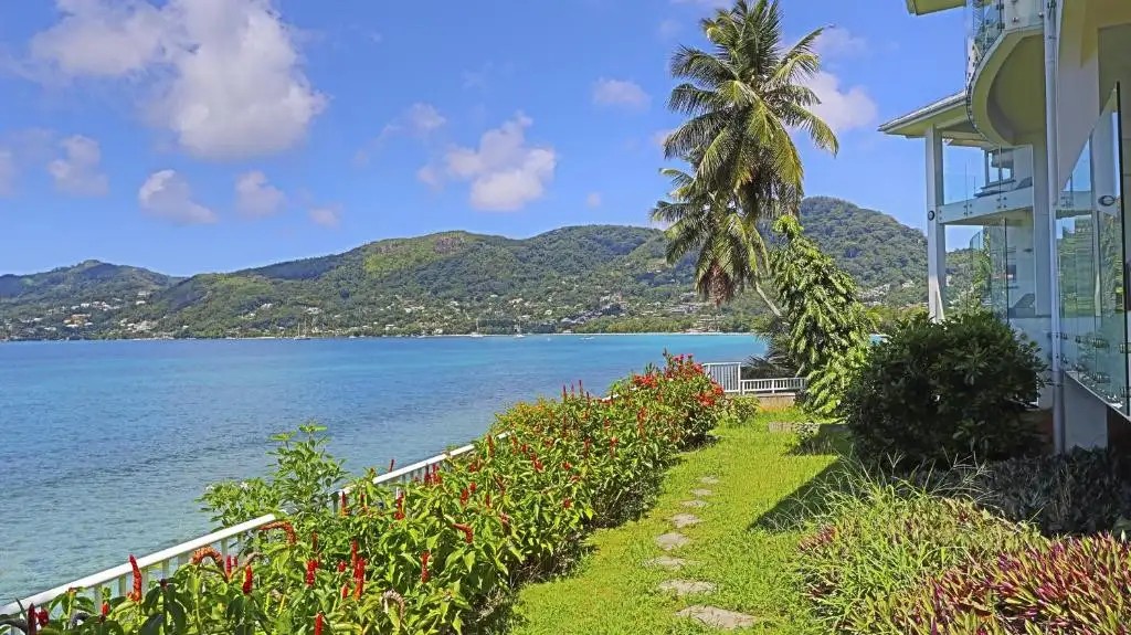 VALLONEND BEACH FRONT VILLA