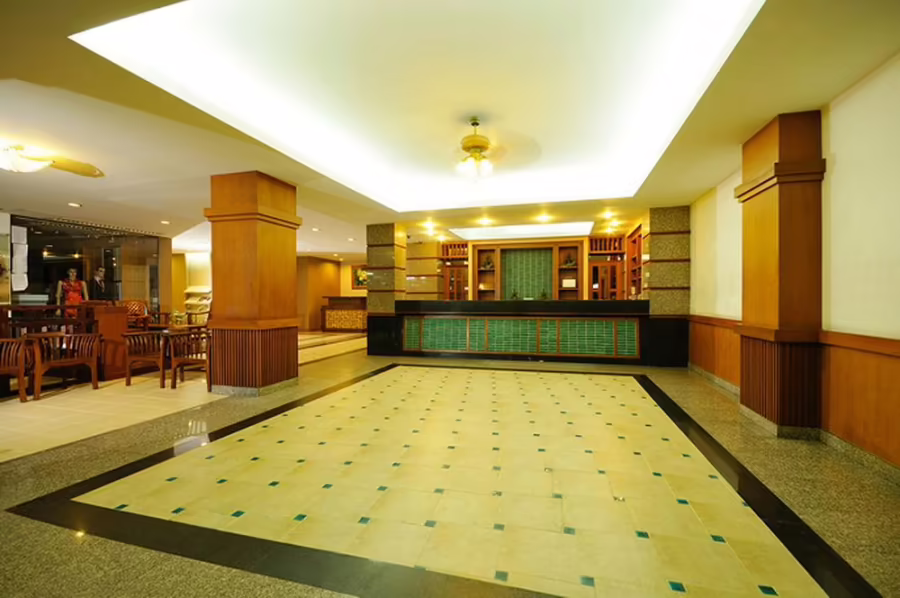 RAMBUTTRI VILLAGE INN & PLAZA