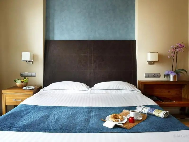 HOUSEZ SUITES & APARTMENTS