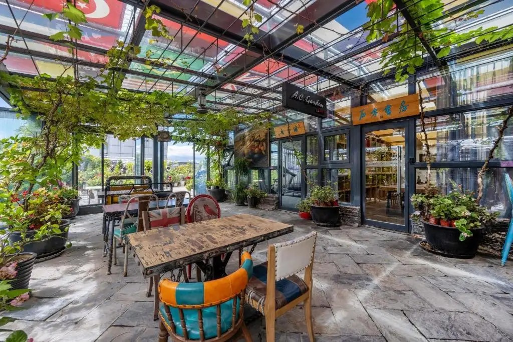 A.C. ART MUSEUM HOTEL