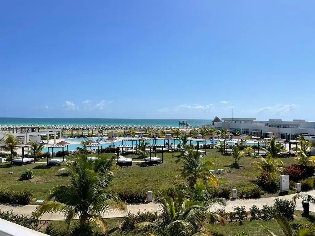 WOOVO PLAYA HERMOSA CAYO PAREDON RESORT (EX. PLAYA HERMOSA CAYO PAREDN GRANDE)