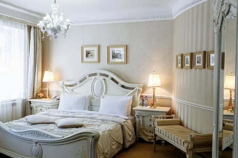 VILLA DE VILLE (ВИЛЛА ДЕ ВИЛЛЬ)