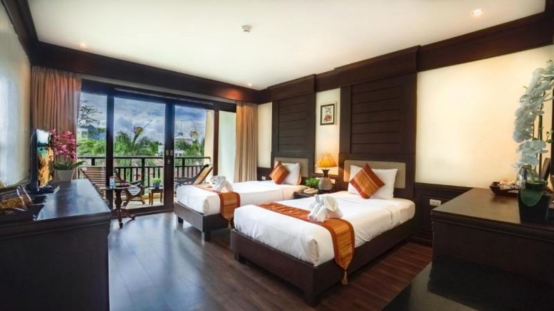 grand deluxe pool view