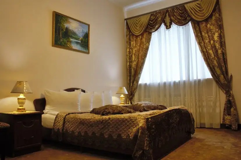 КОРОНА