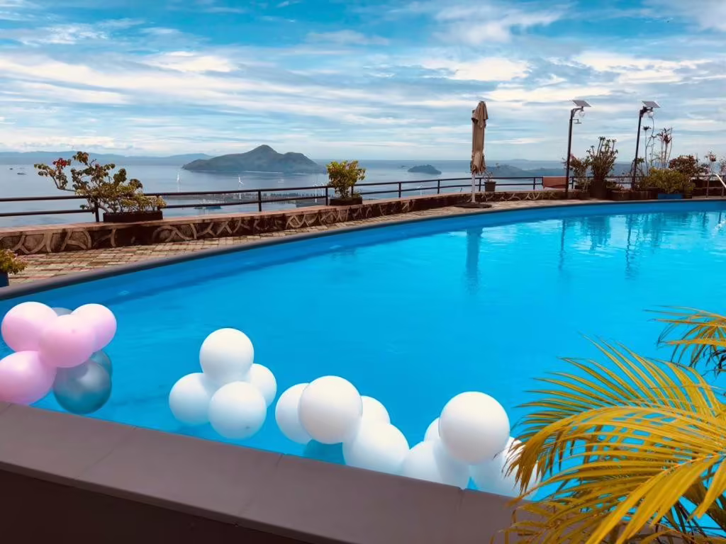 BLUE HILL HOTEL