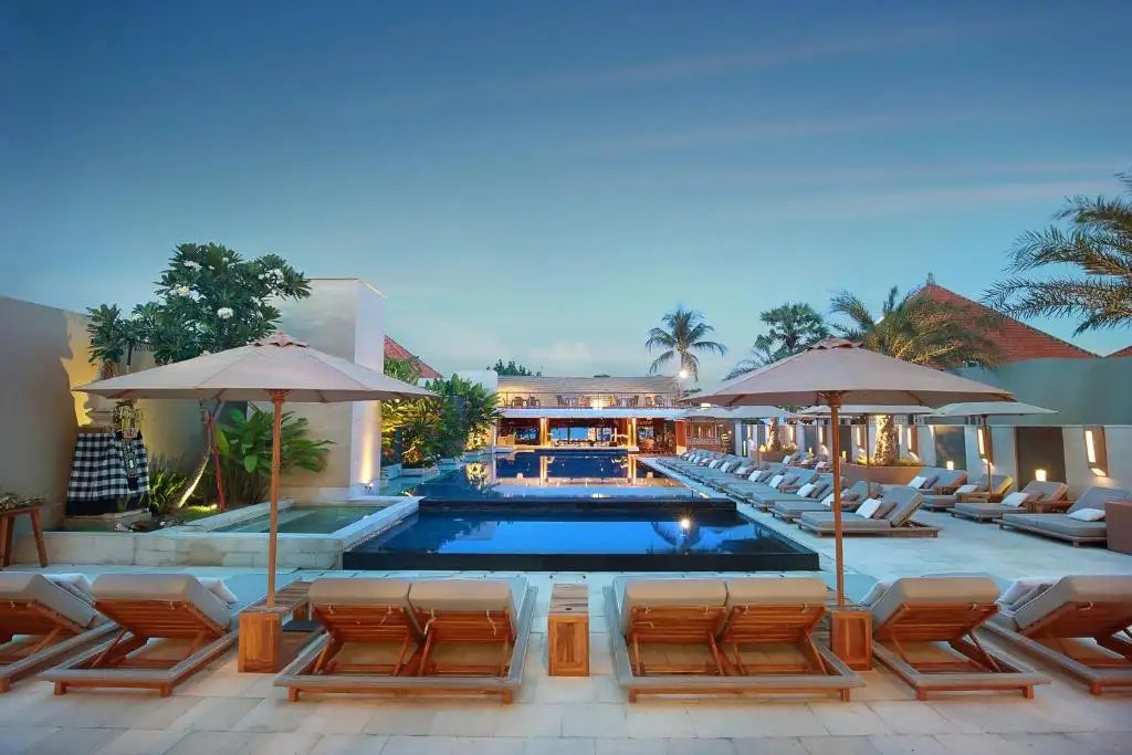 THE BANDHA HOTEL & SUITES