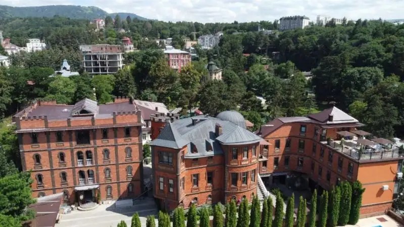 СТАРЫЙ ЗАМОК