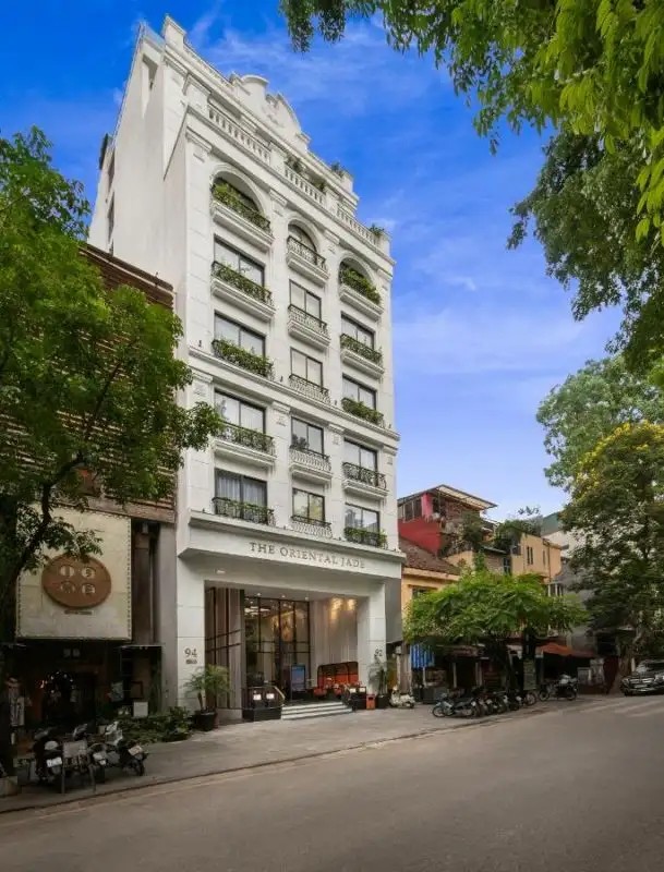 THE ORIENTAL JADE HOTEL
