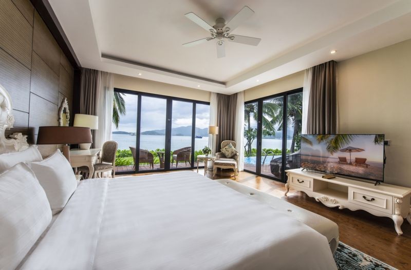 2 bedroom villa beachfront