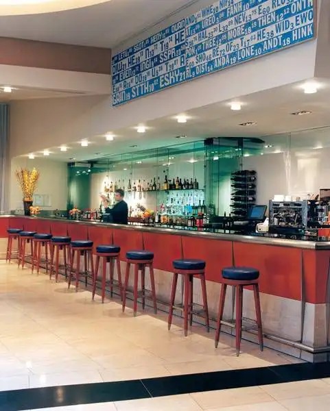 VICTORIA PARK PLAZA LONDON