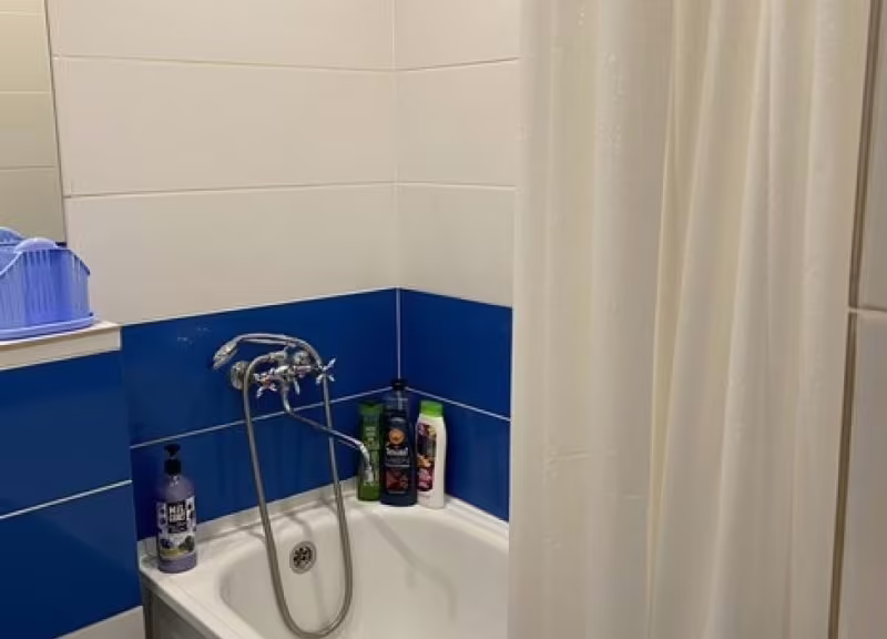 4 UGLA (4 УГЛА) НА ЛИХВИНЦЕВА