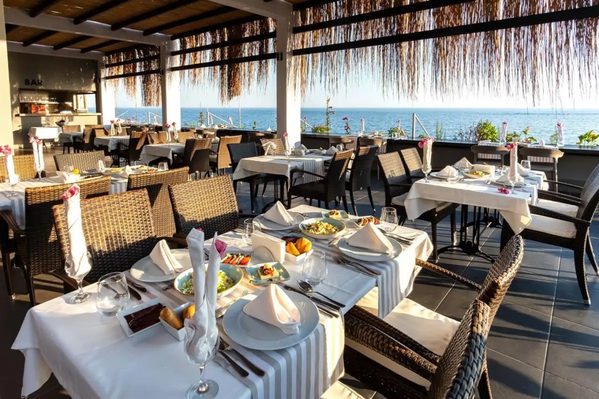 WHITE CITY BEACH ADULTS ONLY 16+