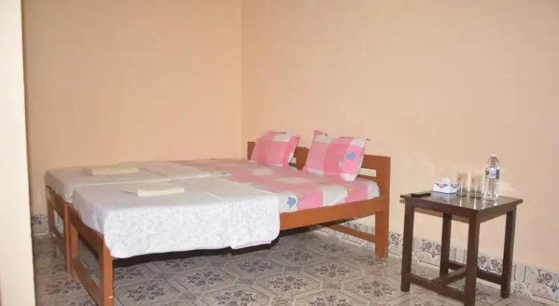 PAULINE RIVER FRONT GUESTHOUSE