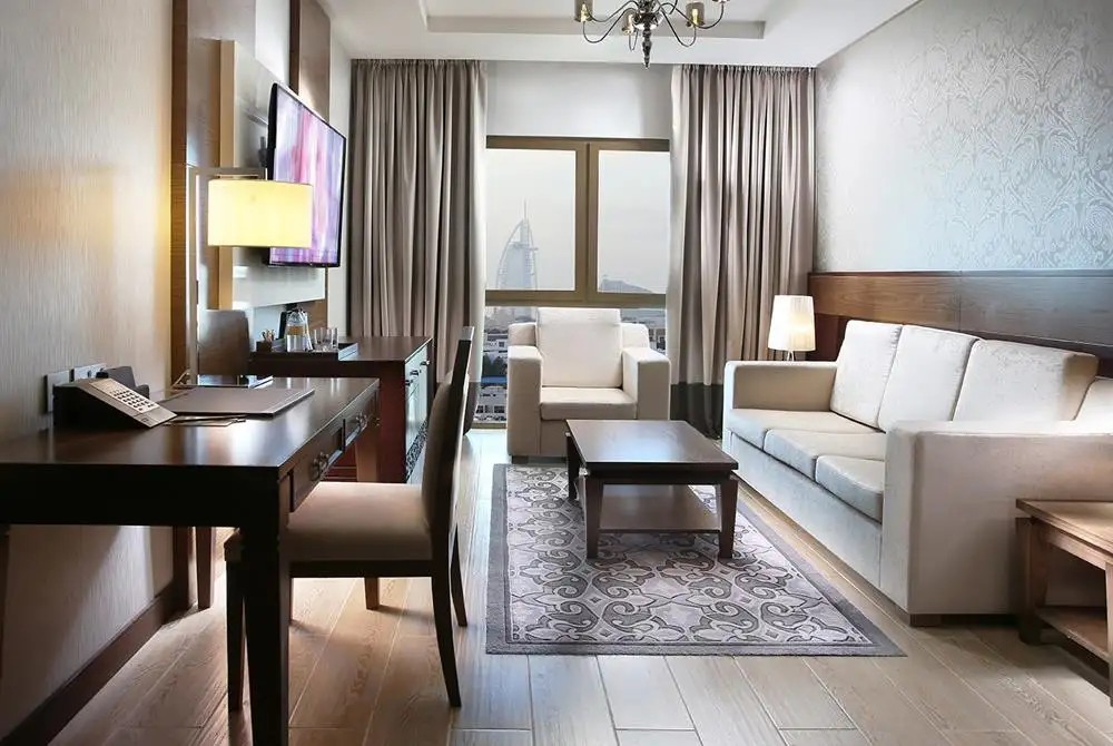 METROPOLITAN SHEIKH ZAYED ROAD