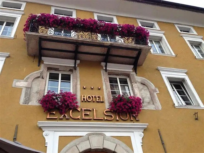 ROMANTIC EXCELSIOR