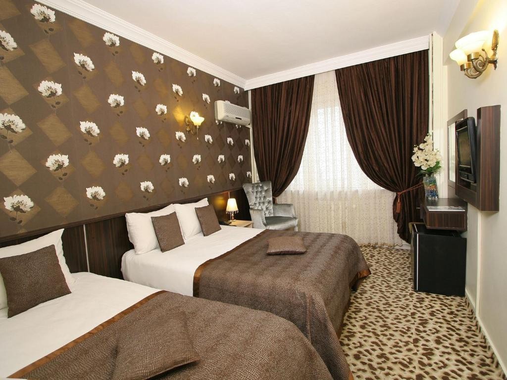 MAYA HOTEL LALELI