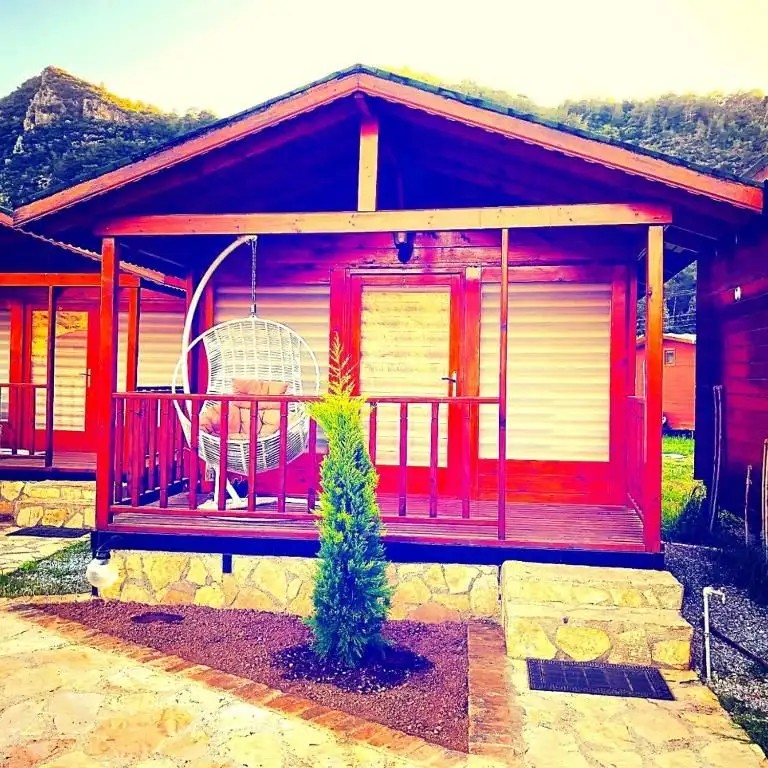 ZOE GLAMPING