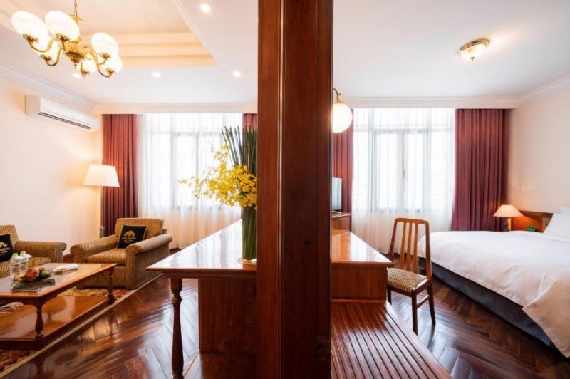 colonial suite