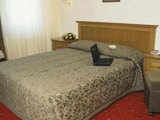 CENTRAL HOTEL