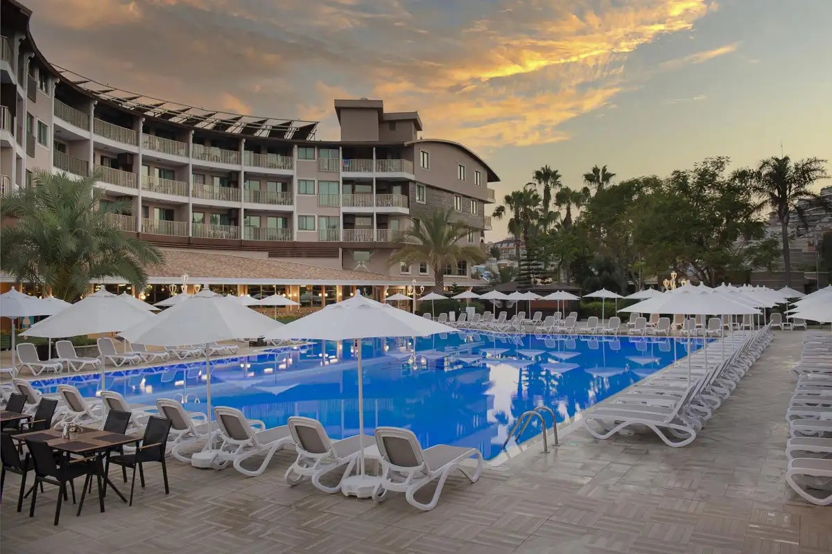 QUATTRO FAMILY CLUB DEM HOTEL HV-1