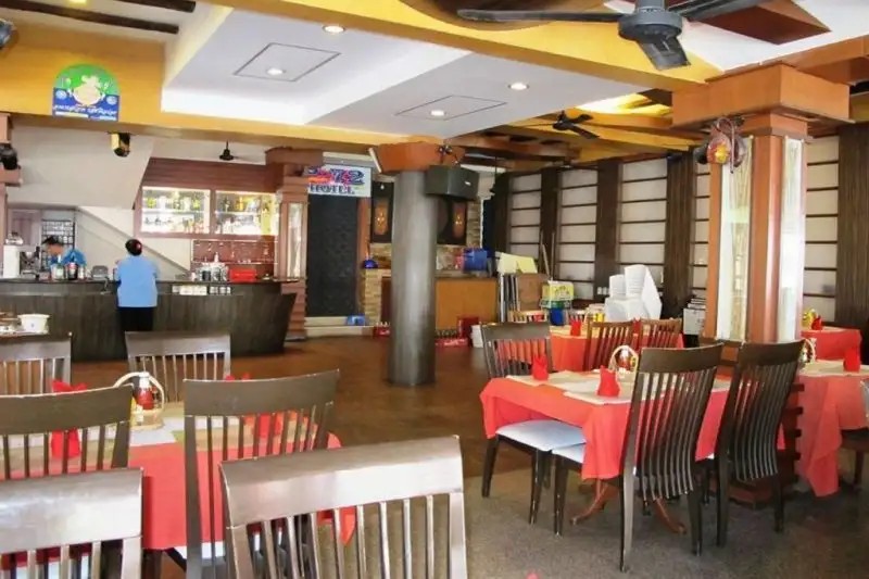 P72 HOTEL