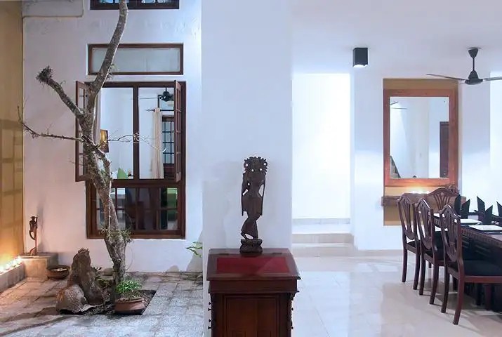 LAVINIA VILLA