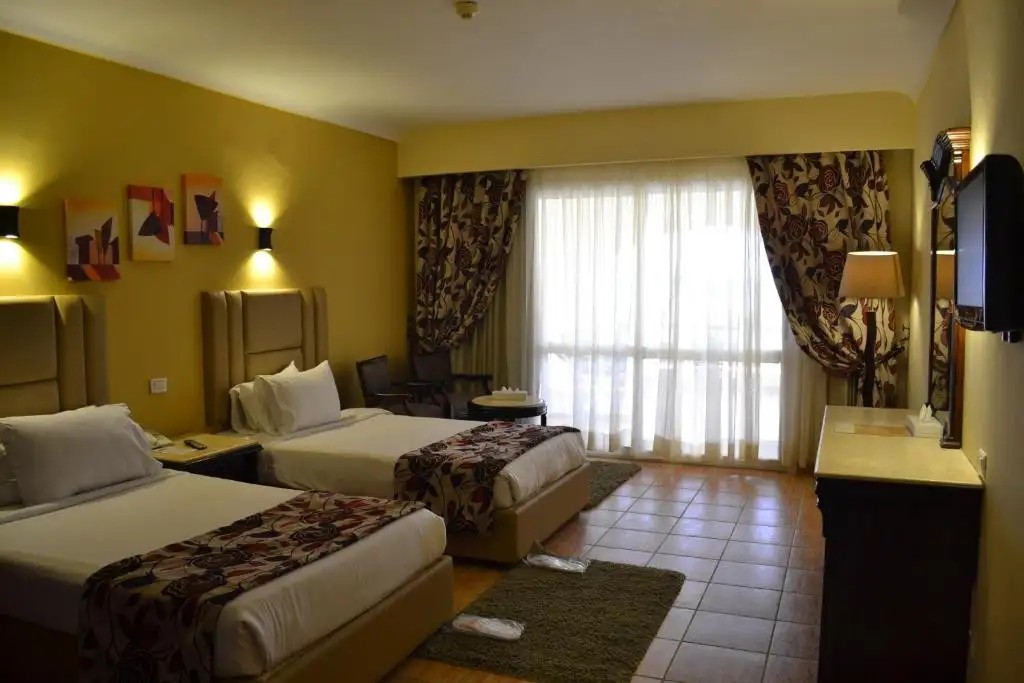 REGENCY PLAZA AQUA PARK & SPA