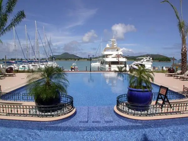 THE WHARF HOTEL & MARINA