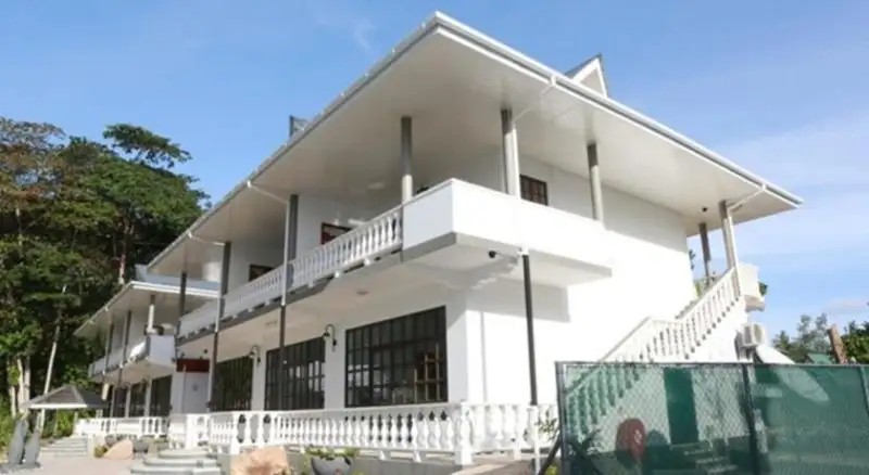 LA DIGUE SELF CATERING