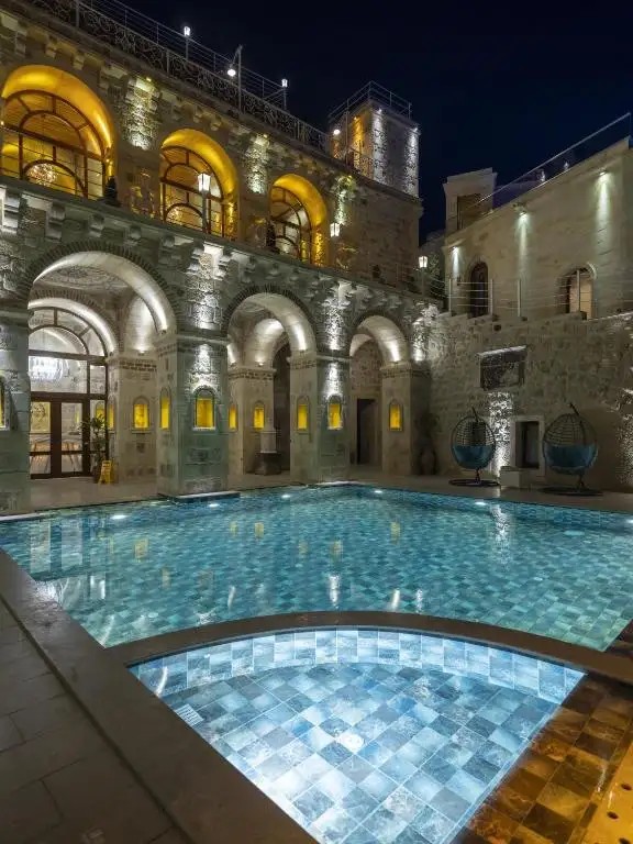 ELIKA CAVE SUITES