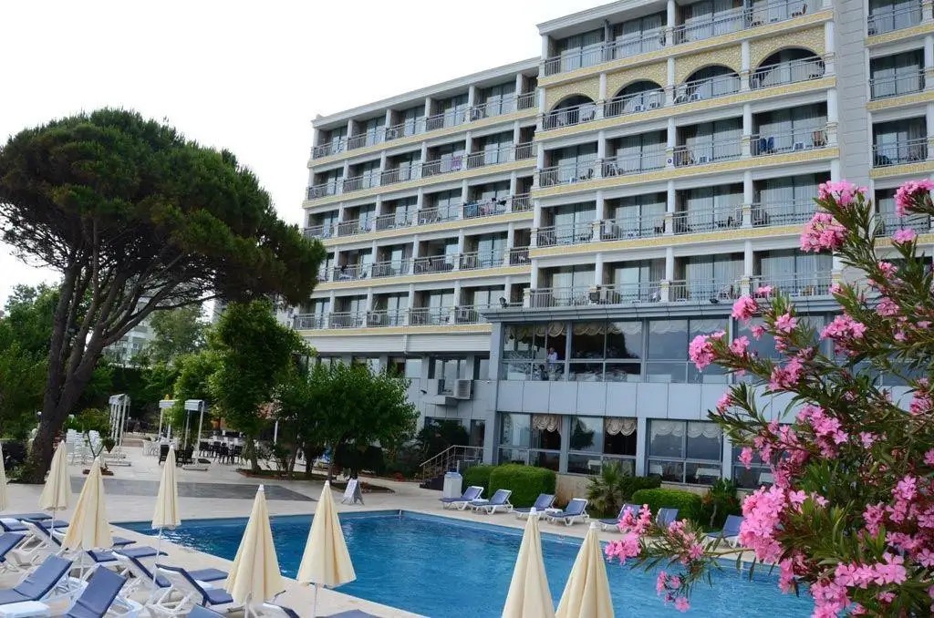 LARA HOTEL