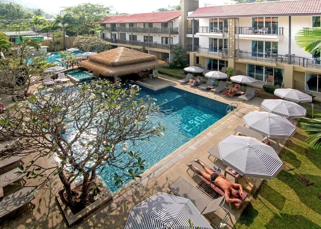 BAAN KARON RESORT