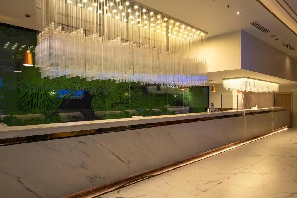 DISCOVERY BEACH HOTEL