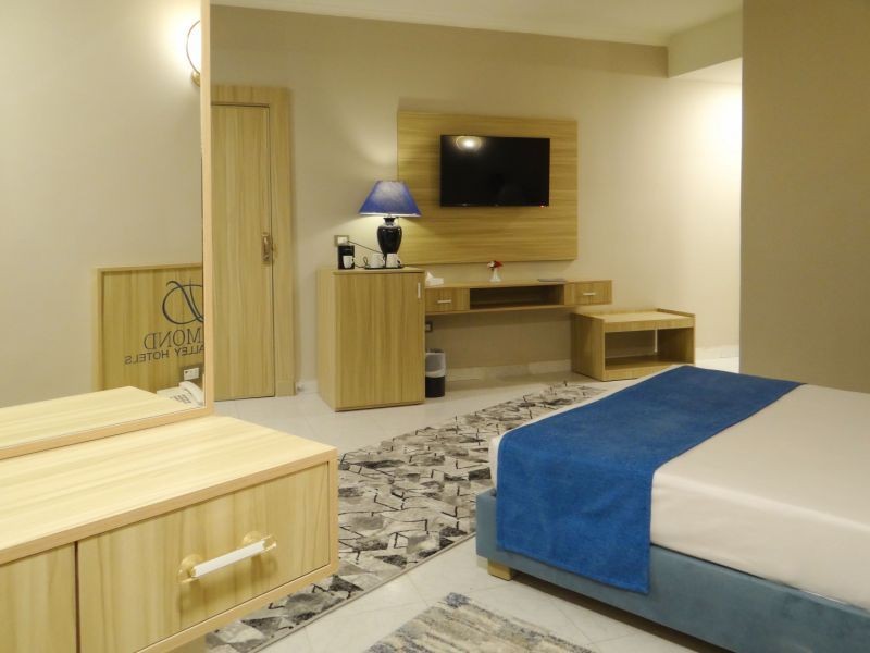 diamond pool & sea view room