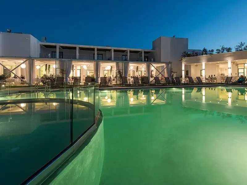 AQUA BAY & WATERPARK