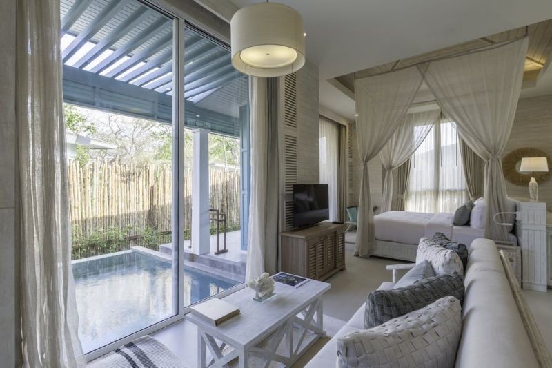 pool villa