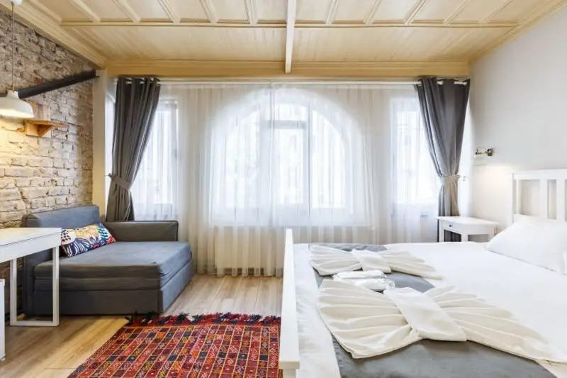MIRO MANSION
