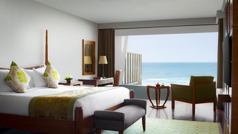 ocean front samabe pool suite