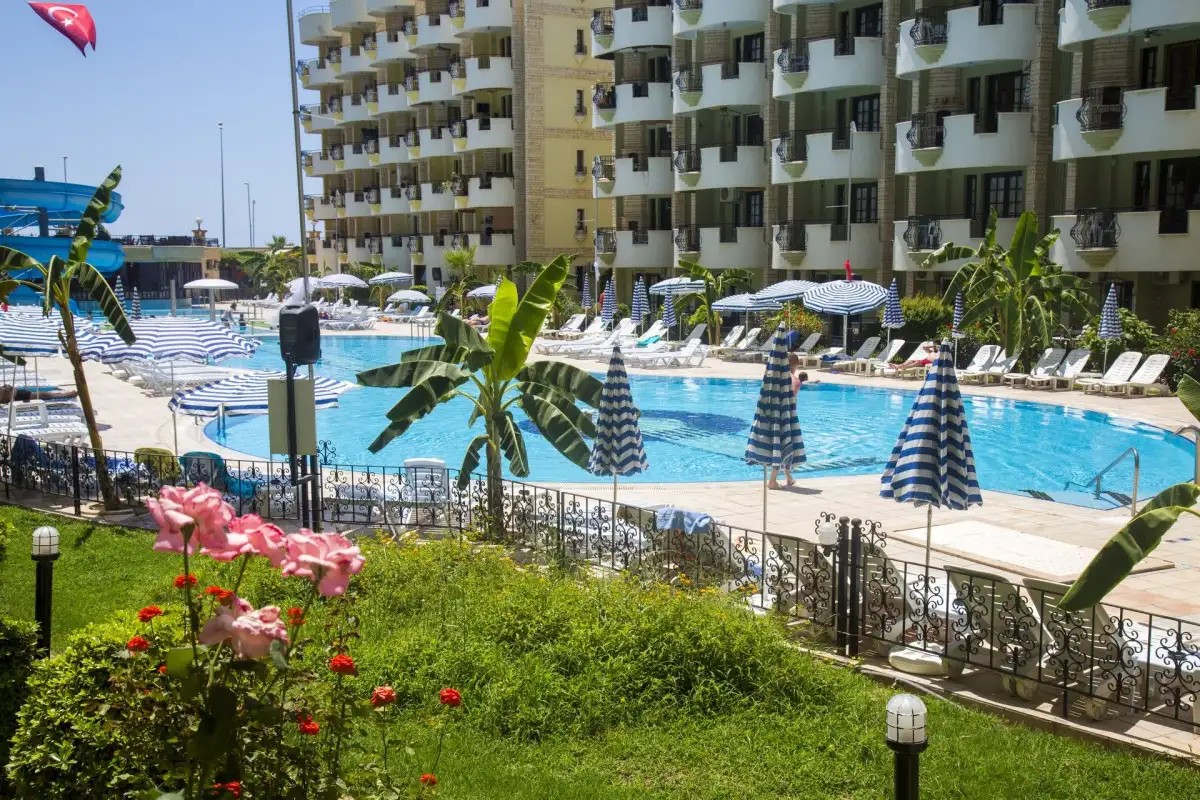 MAY GARDEN CLUB HOTEL