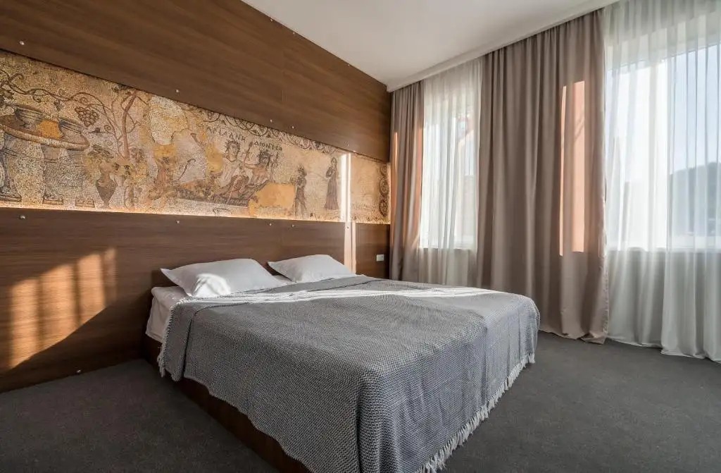 HISTORY HOTEL SIGHNAGHI