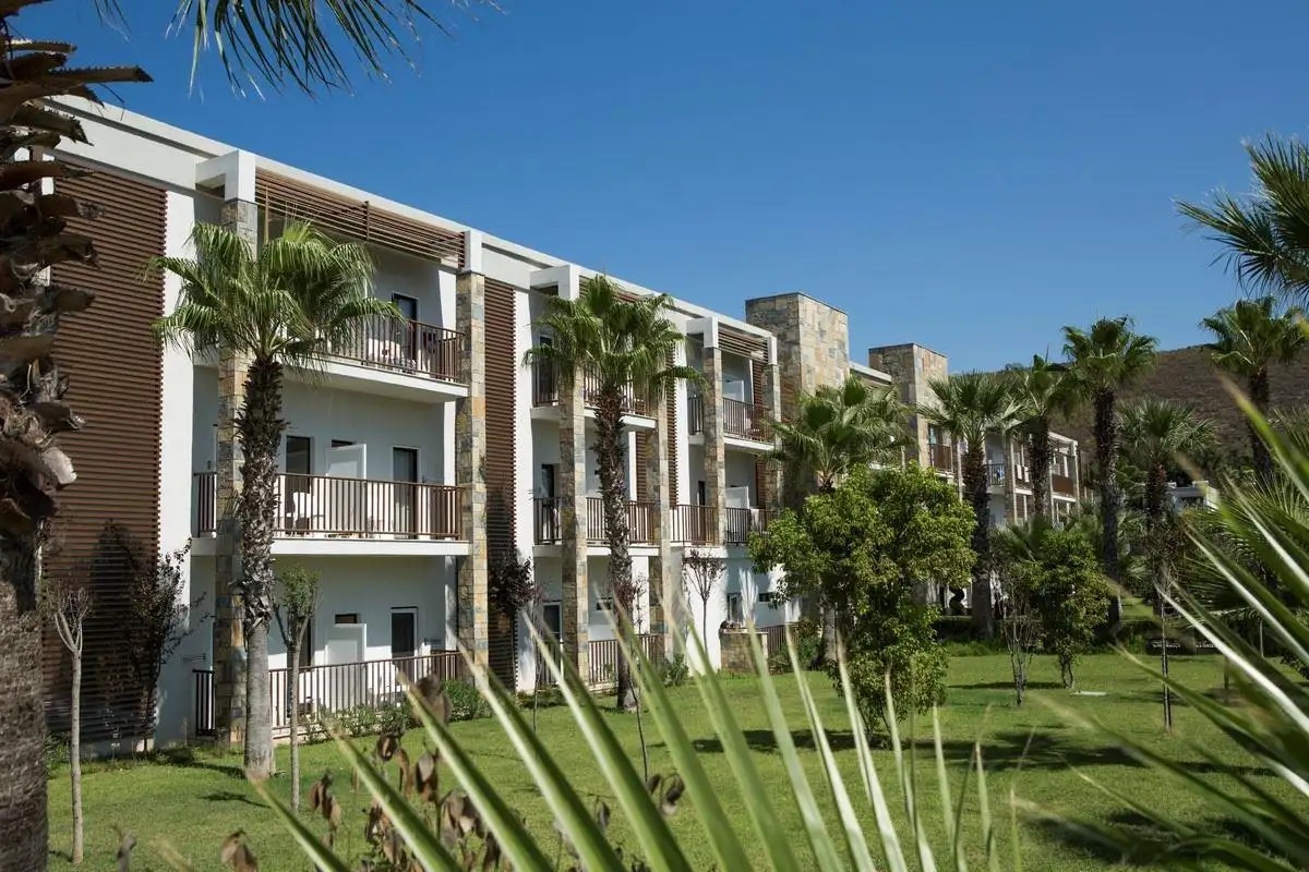 GREEN BAY RESORT (EX. CRYSTAL GREEN BAY RESORT & SPA)