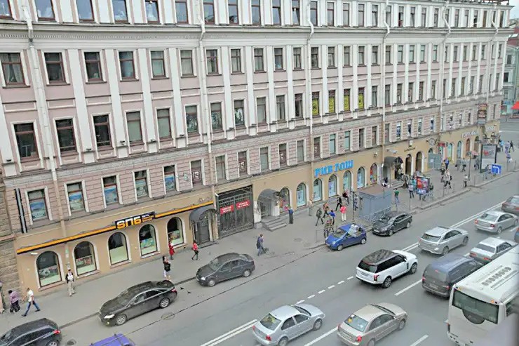 В ДОМЕ БАЖАНОВА АПАРТАМЕНТЫ