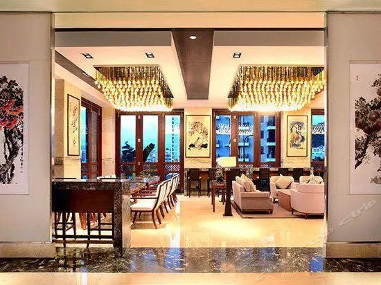 FOUR SEASON OCEAN COURTYARD HOTEL