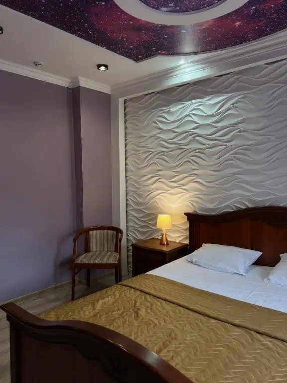 NOTTE PLACE HOTEL