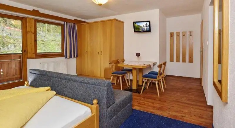 HAUS ANTON APT