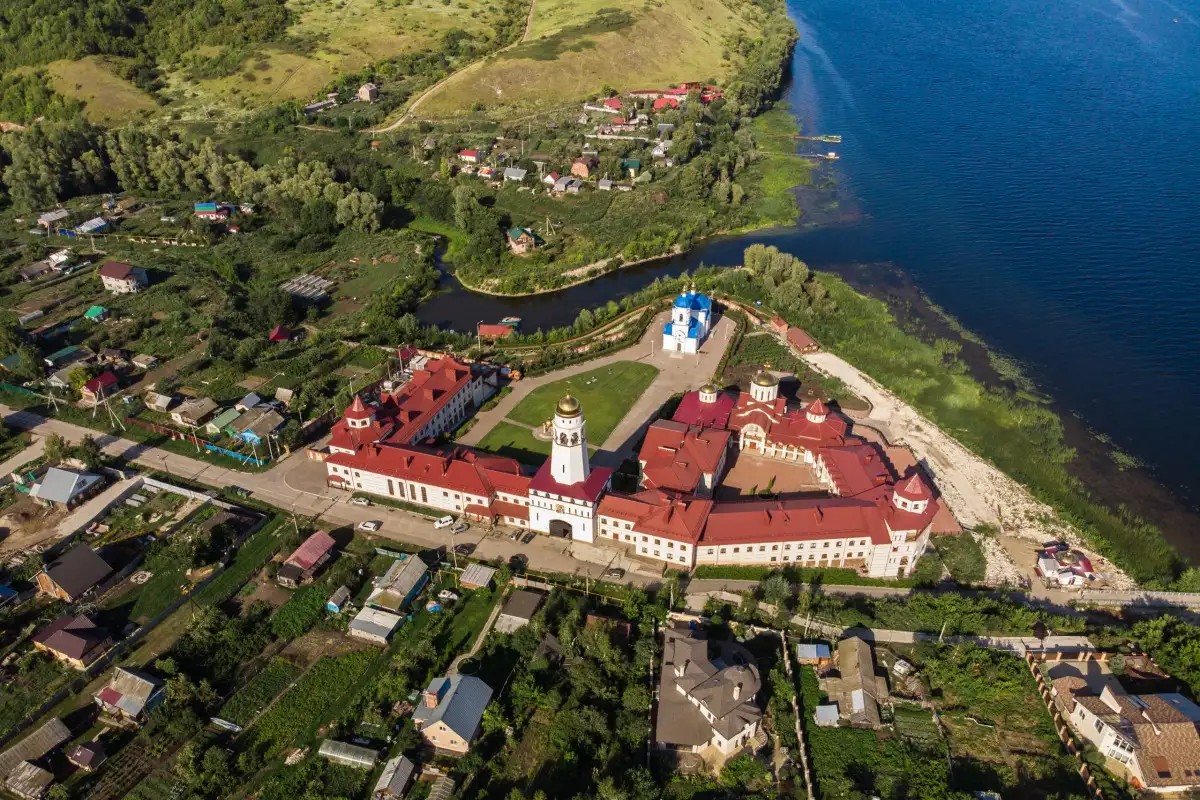 ГОСТИНИЦА МОНСТЫРСКАЯ
